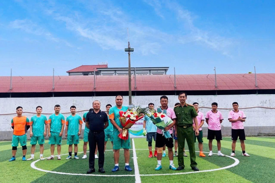 CÔNG AN XÃ LIÊN MINH TỔ CHỨC GIAO LƯU THỂ THAO NHÂN KỶ NIỆM NGÀY 19/8 