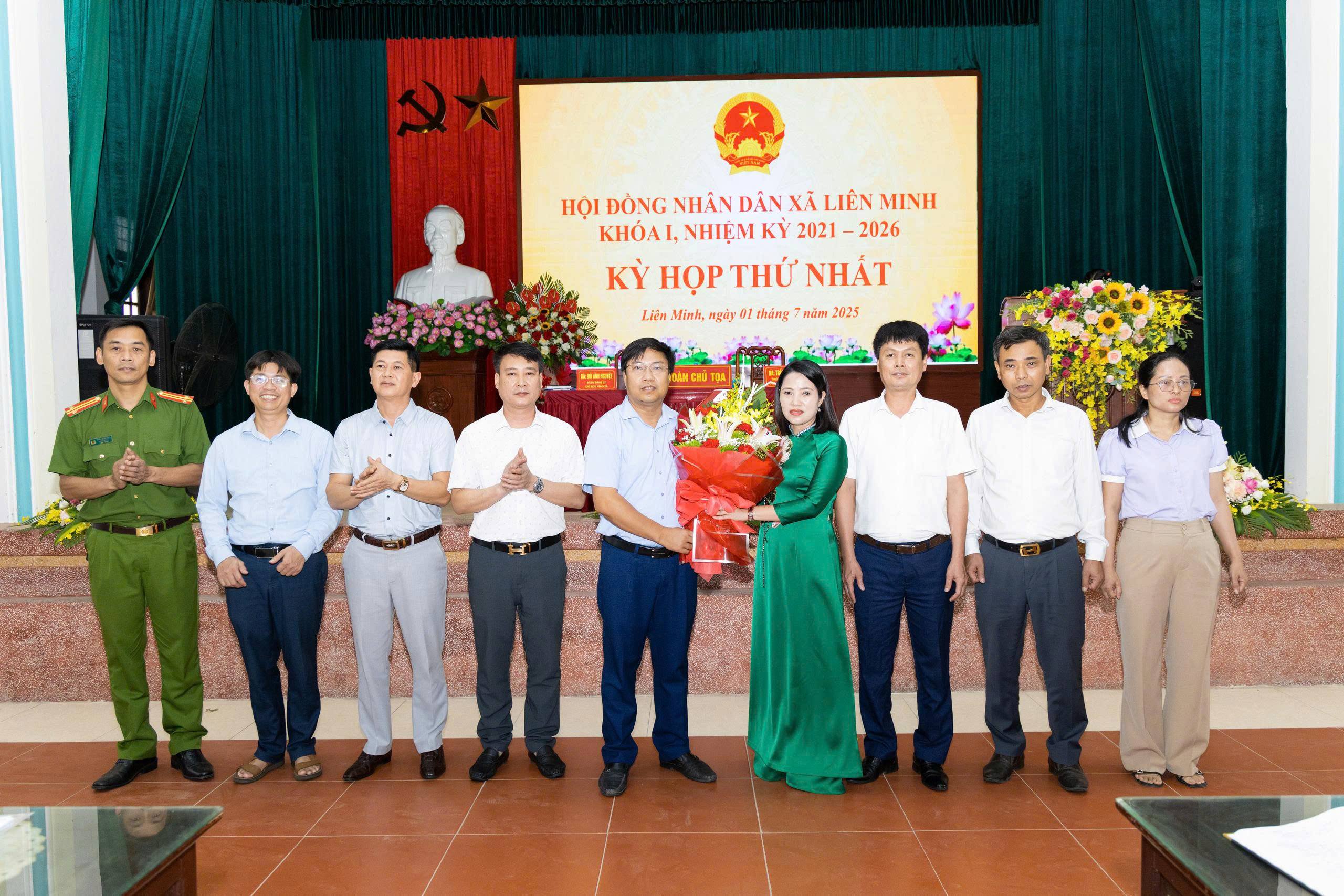 HĐND xã Liên Minh tổ chức kỳ họp lần thứ nhất, nhiệm kỳ 2021-2026 để xem xét, quyết định nhiều nội dung quan trọng cho việc điều hành, quản lý hoạt động của chính quyền cấp xã mới.